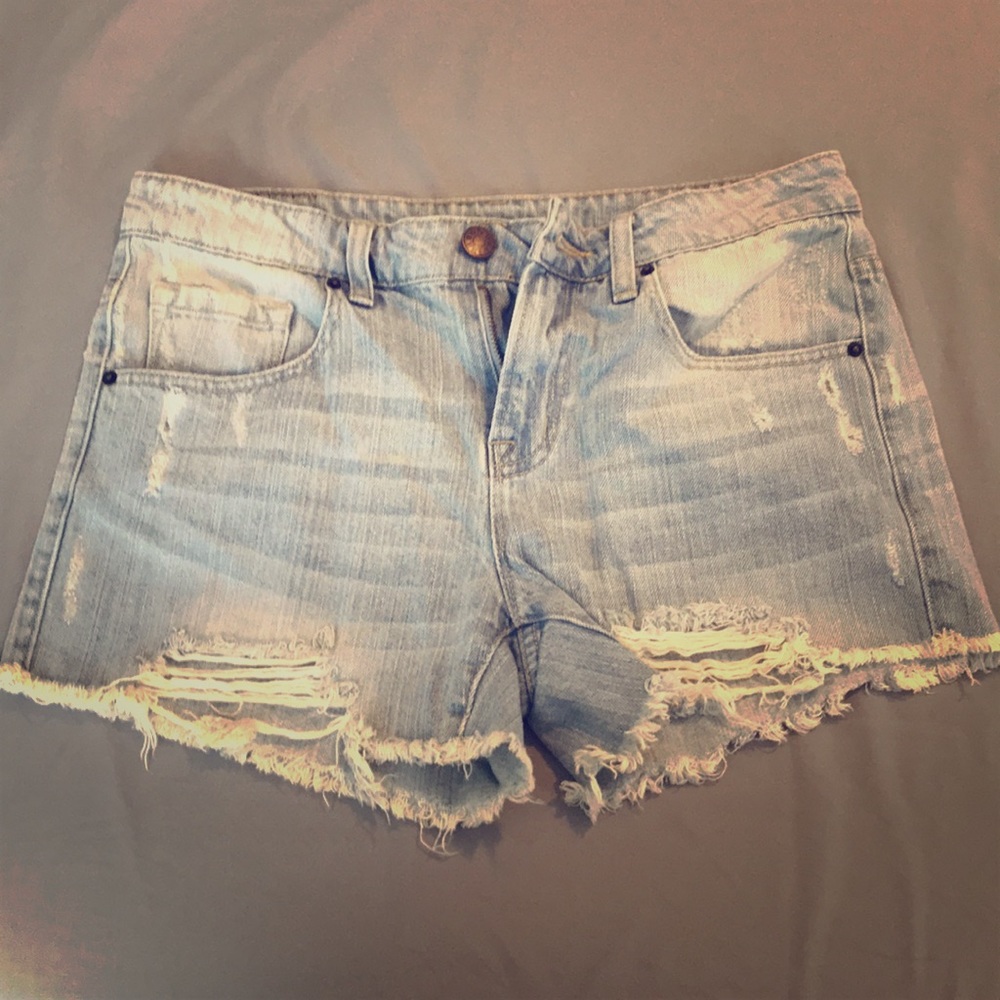 Mid-rise vintage distressed jean shorts